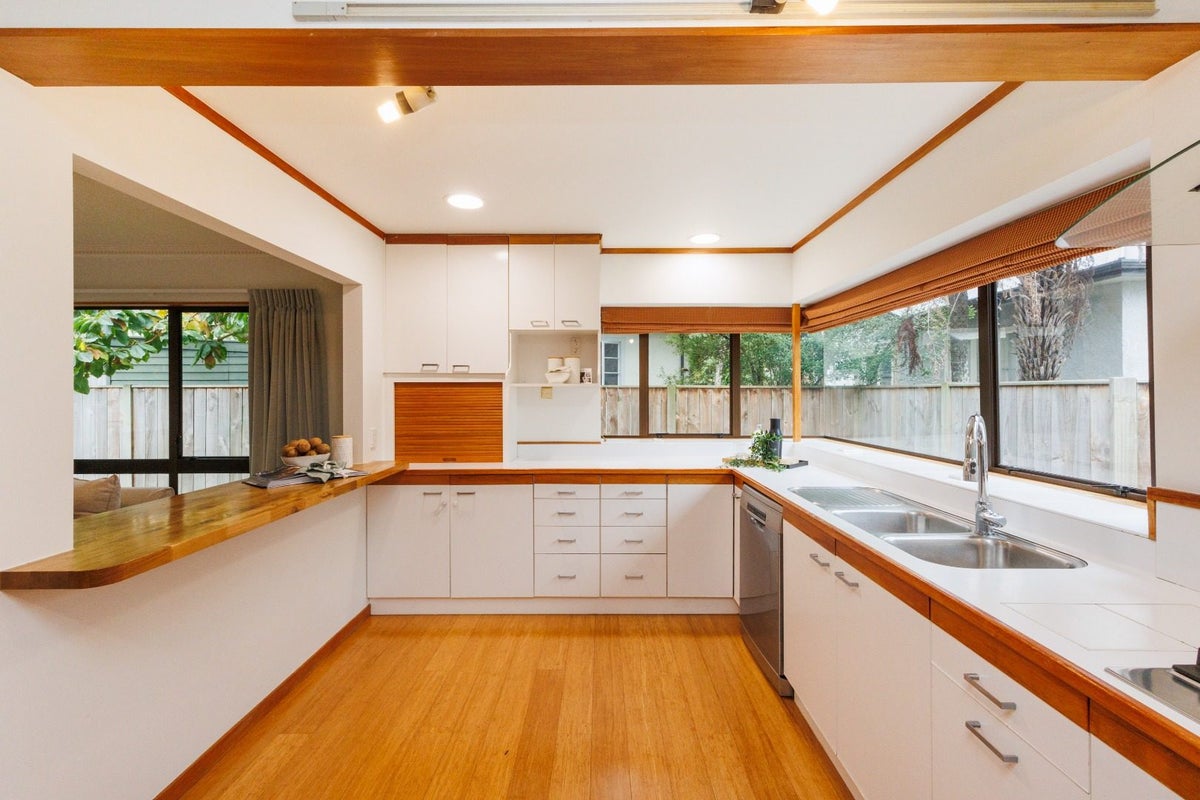 2 Montgomery Terrace, Hokowhitu, Palmerston North - Carousel 2