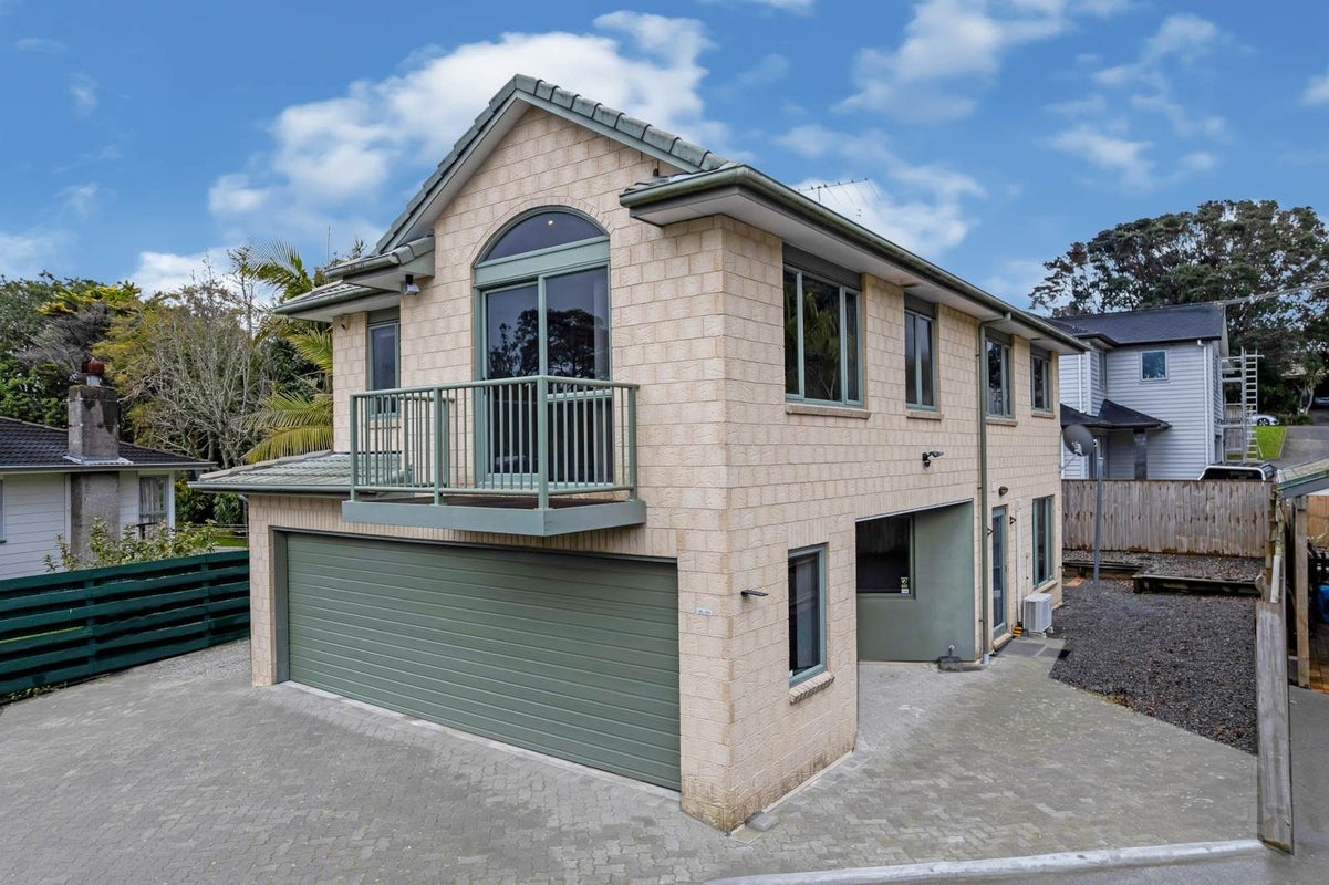 2/55 Normanton Street, Glenfield, Auckland - Carousel 2