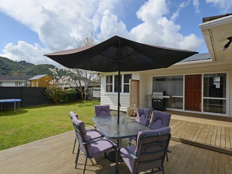 33 California Drive, Totara Park, Upper Hutt - Carousel 2