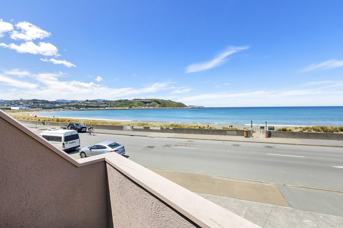 28A Lyall Parade, Lyall Bay, Wellington - Carousel 1