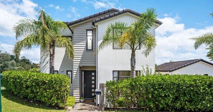61 Coachman Drive, Flat Bush, Auckland - Carousel 2