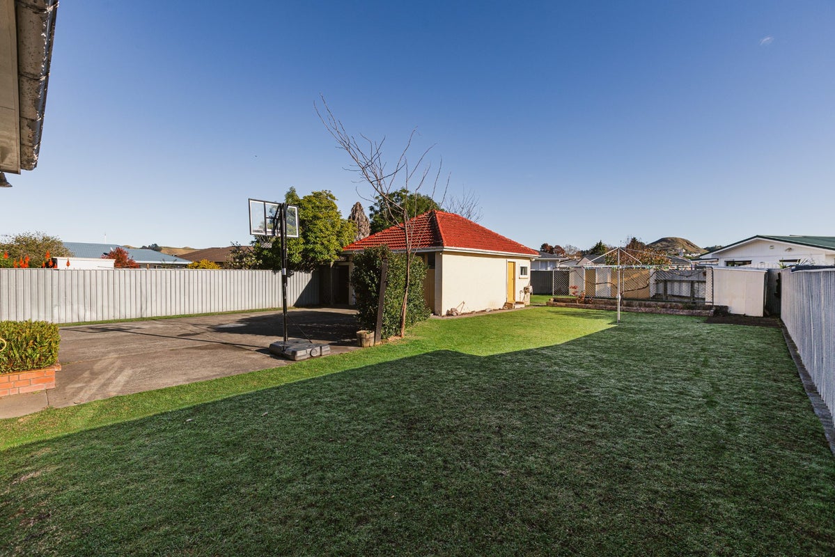 183 Gloucester Street, Taradale, Napier, Hawke's Bay - Carousel 14