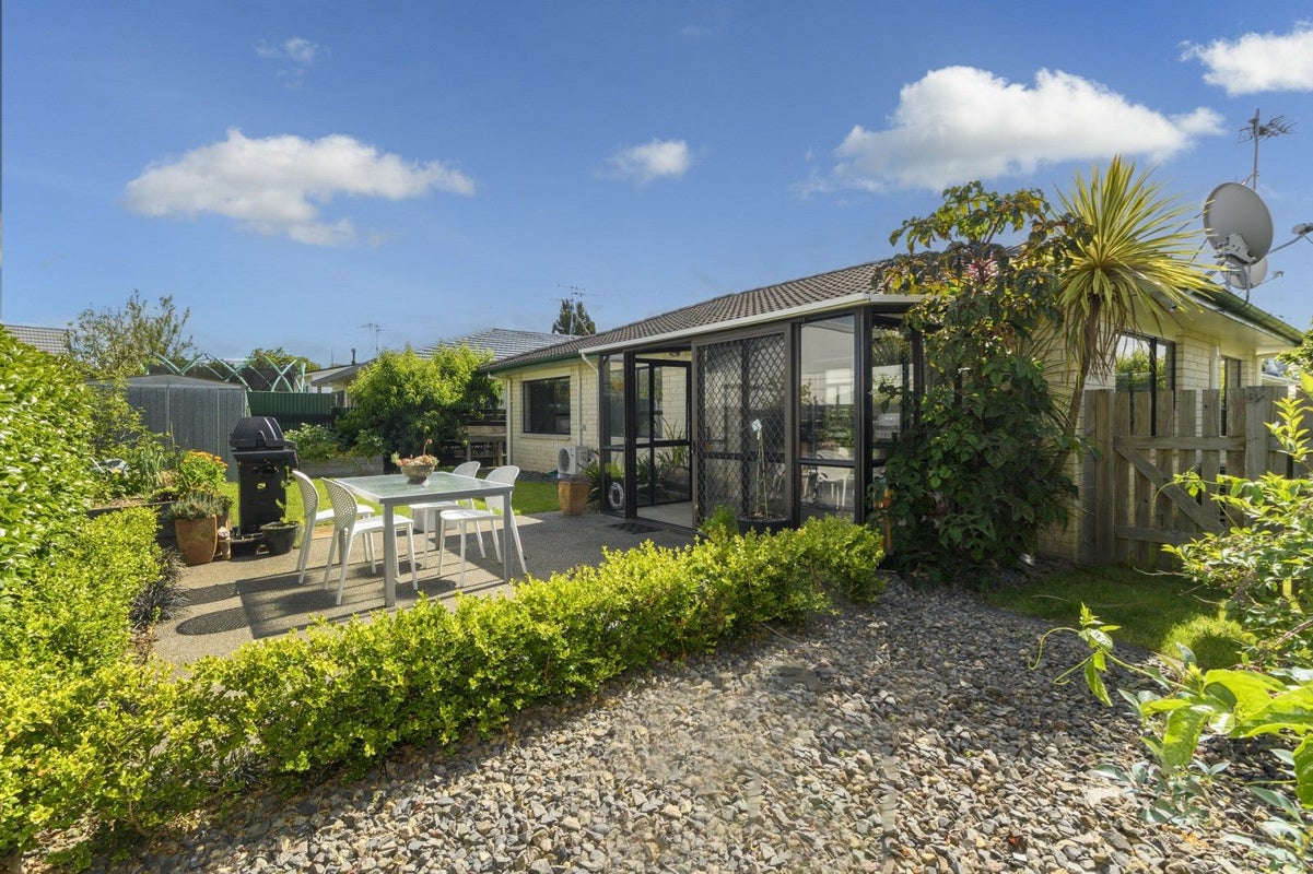 49A Queen Road, Bellevue, Tauranga - Carousel 1