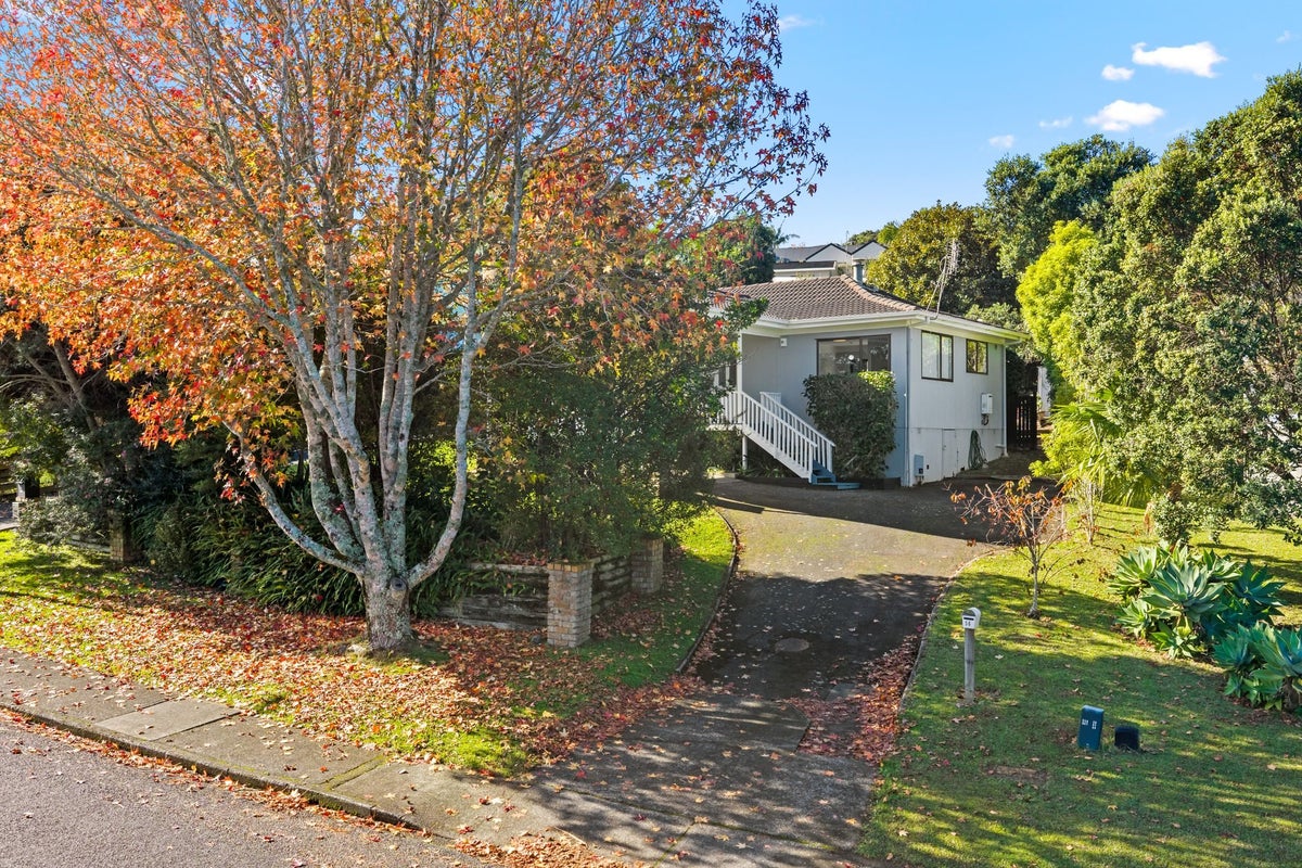 56 Pemberton Avenue, Bayview, Auckland - Carousel 1