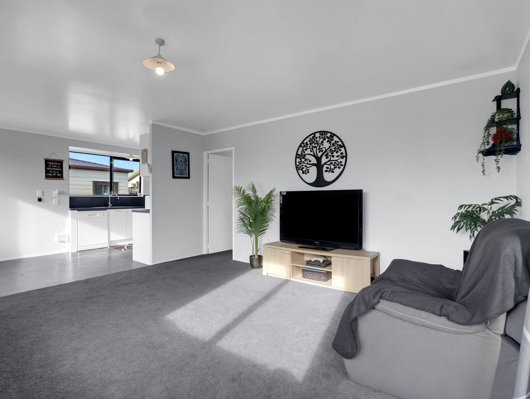 5 Pringle Place, Nawton, Hamilton - Carousel 2