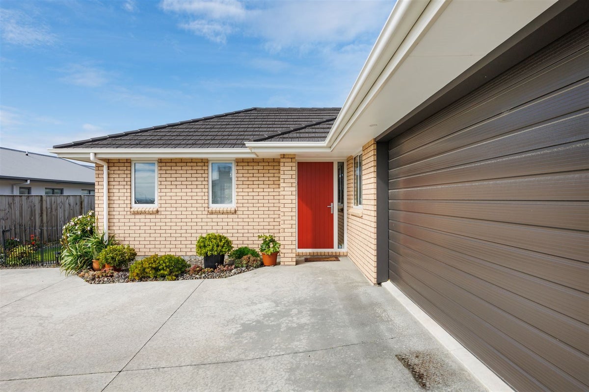 14 Atlantic Drive, Fitzherbert, Palmerston North - Carousel 2