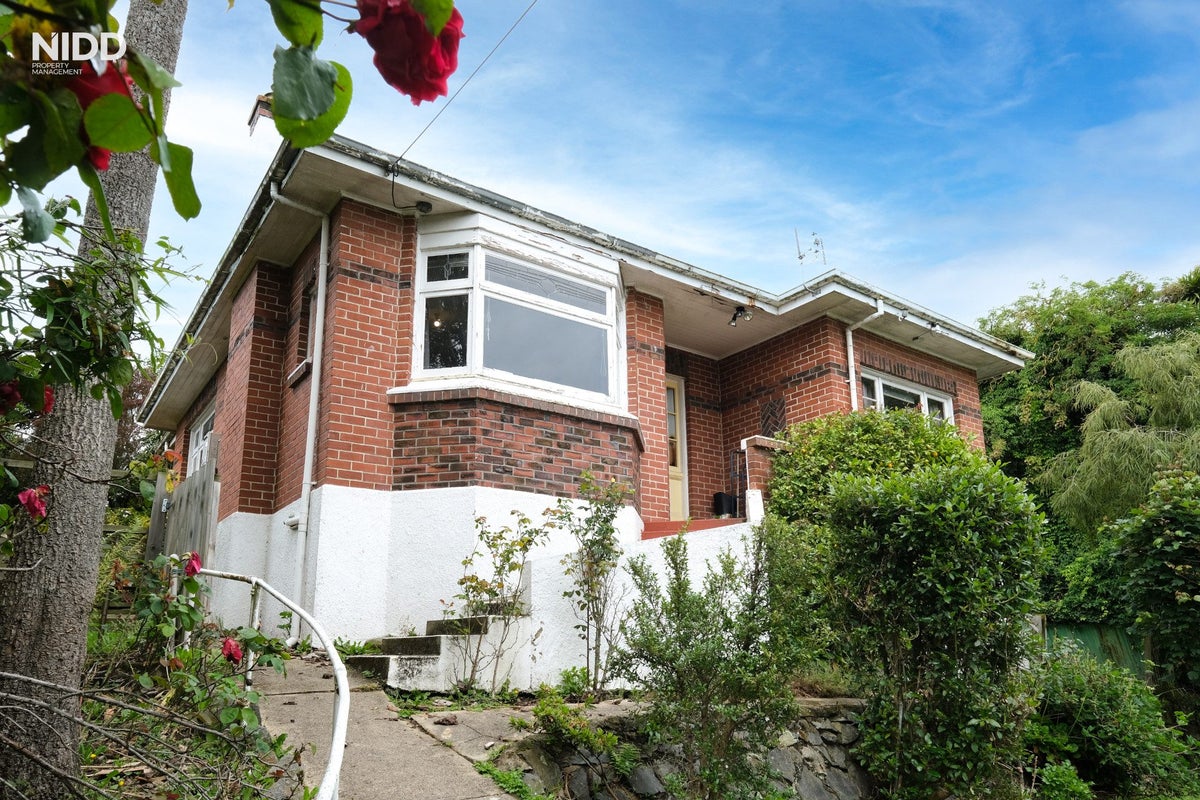 7 Durham Street, Mornington, Dunedin - Carousel 1