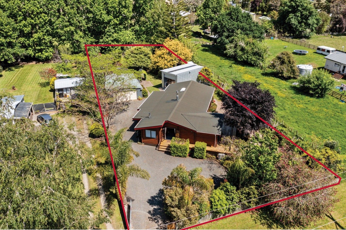 29 Domain Road, Ormond, Gisborne - Carousel 21