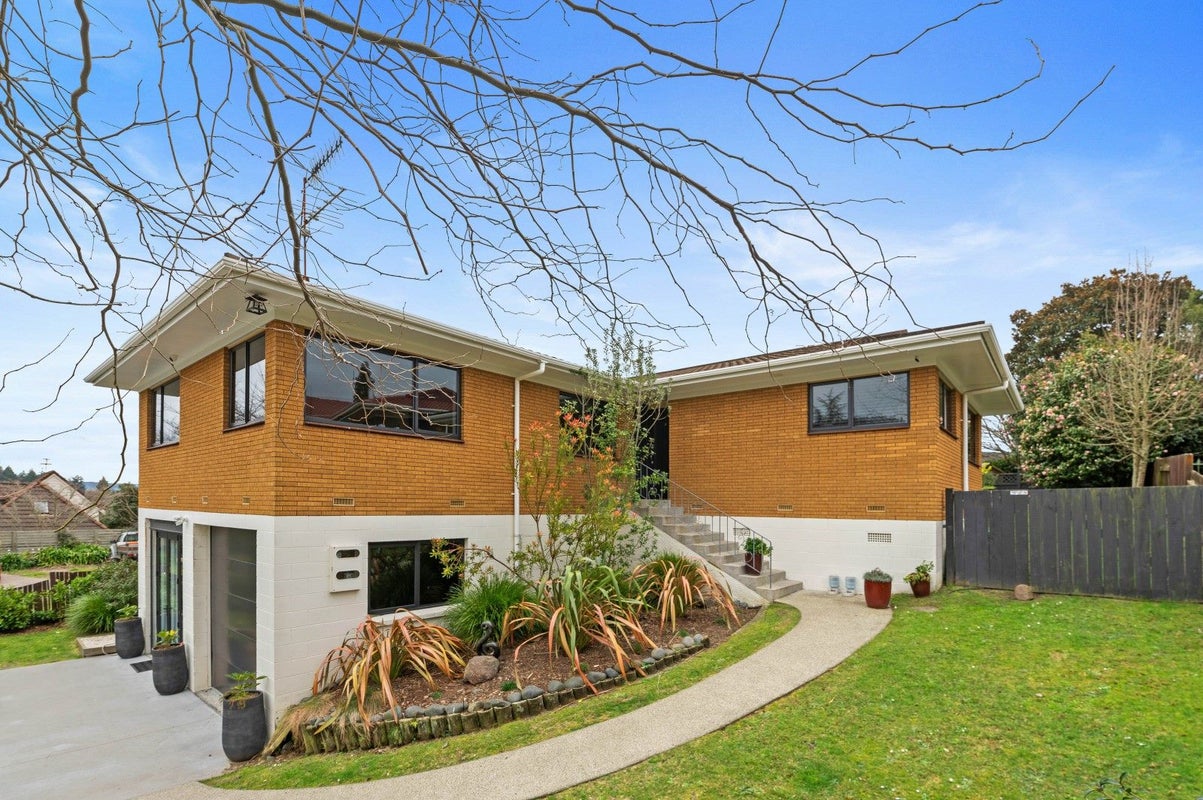 10 Blackmore Drive, Lynmore, Rotorua - Carousel 1