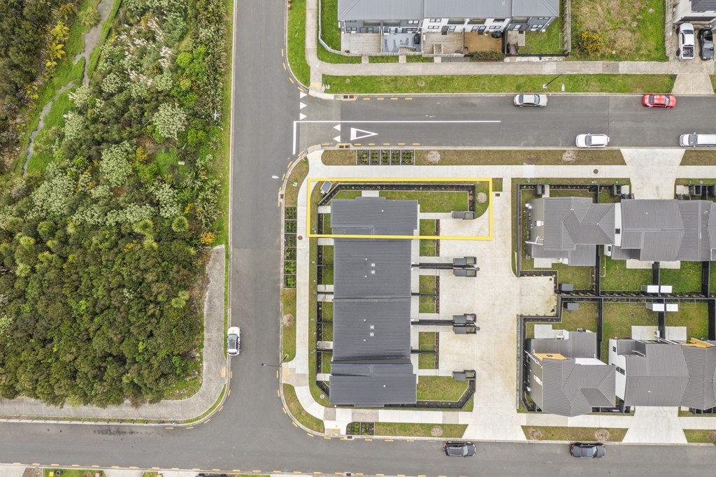 24 Hera Street, Flat Bush, Manukau City, Auckland - Carousel 17