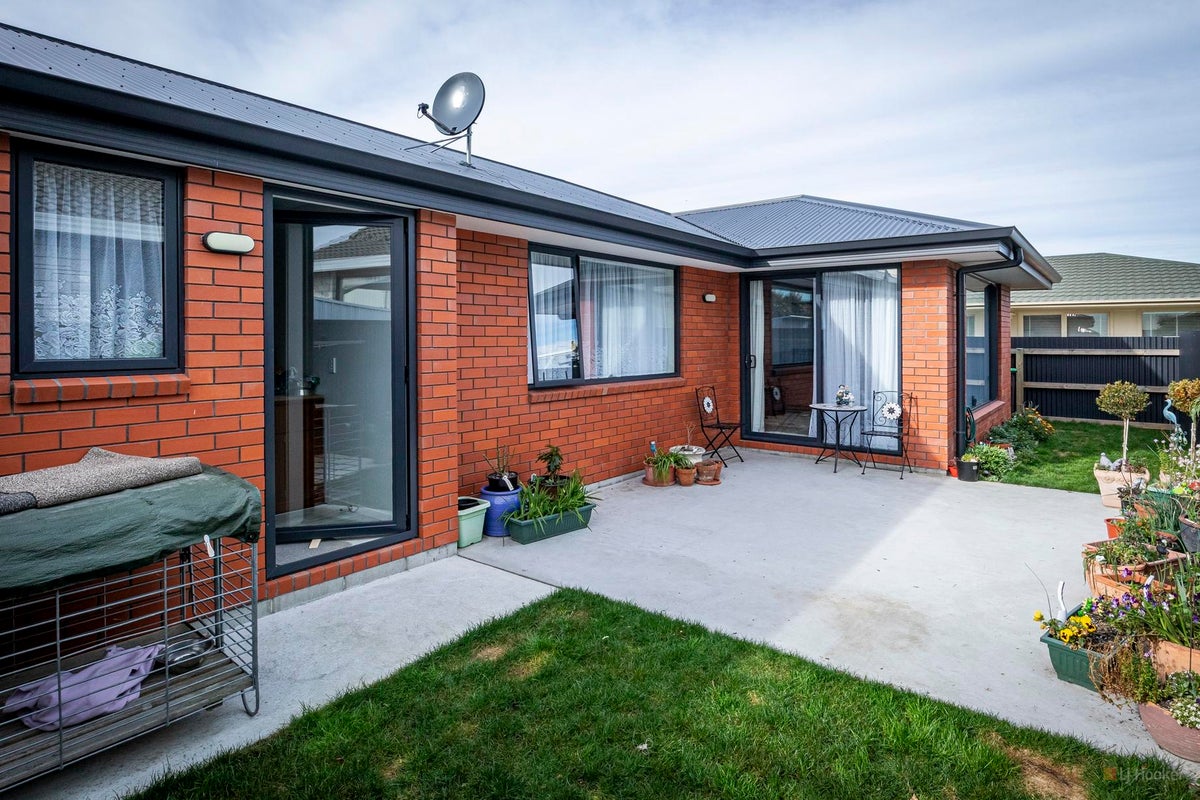 24 Clyde Street, Seaview, Timaru - Carousel 1