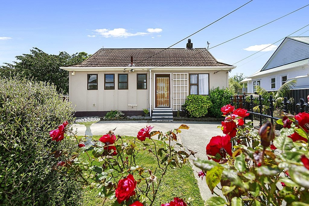 10 Bryant Grove, Taita, Lower Hutt - Carousel 2