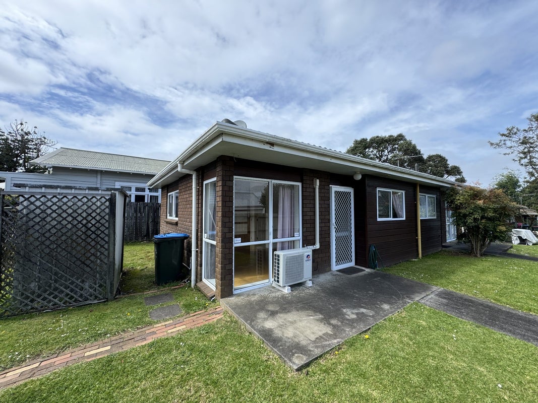 34 Aroha Avenue, Sandringham, Auckland - Carousel 1