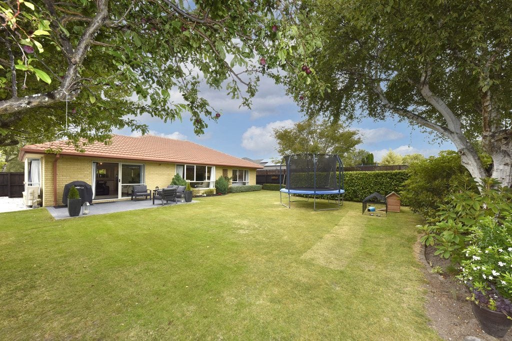 14 Parkside Crescent, Northwood, Christchurch - Carousel 2
