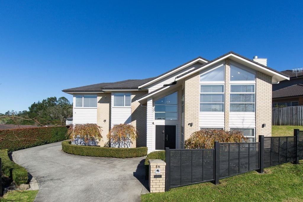 84 Lake Panorama Drive, Henderson Valley, Auckland - Carousel 1