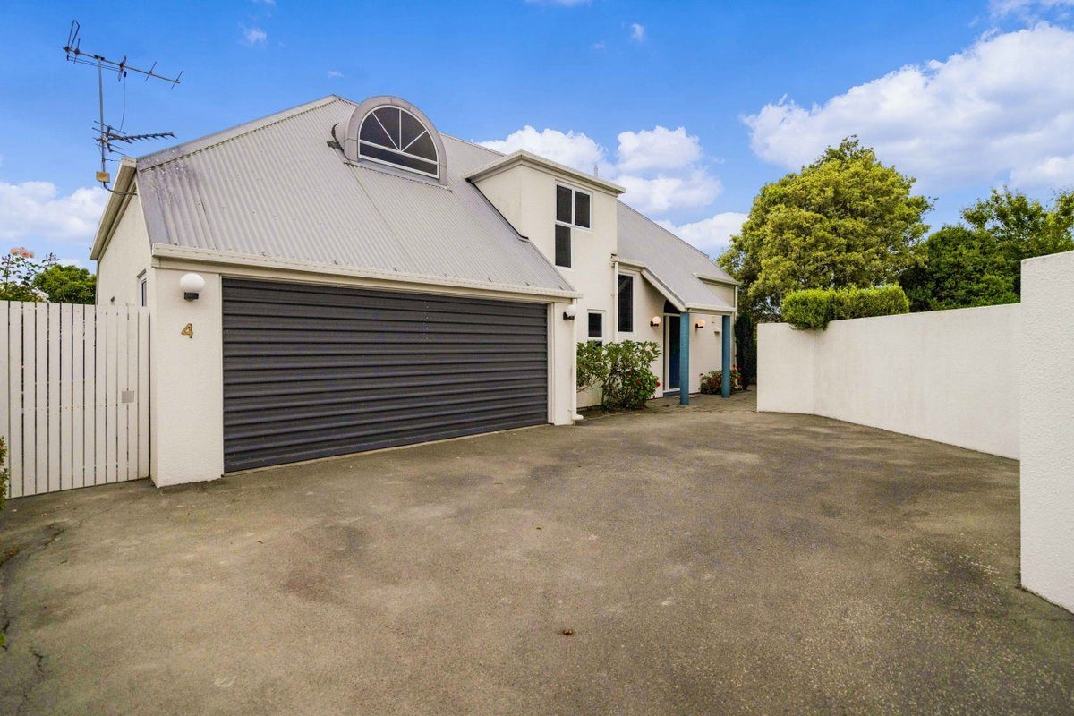 4 Broadfell Avenue, Avonhead, Christchurch - Carousel 1