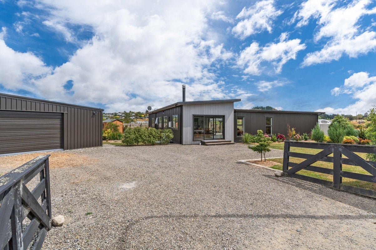 91 Gordon St, Lansdowne, Masterton - Carousel 1