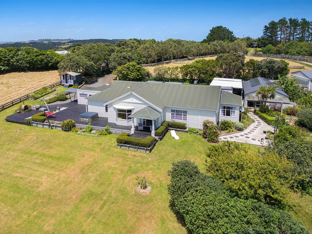 154 Te Kanae Road, Helensville - Carousel 1