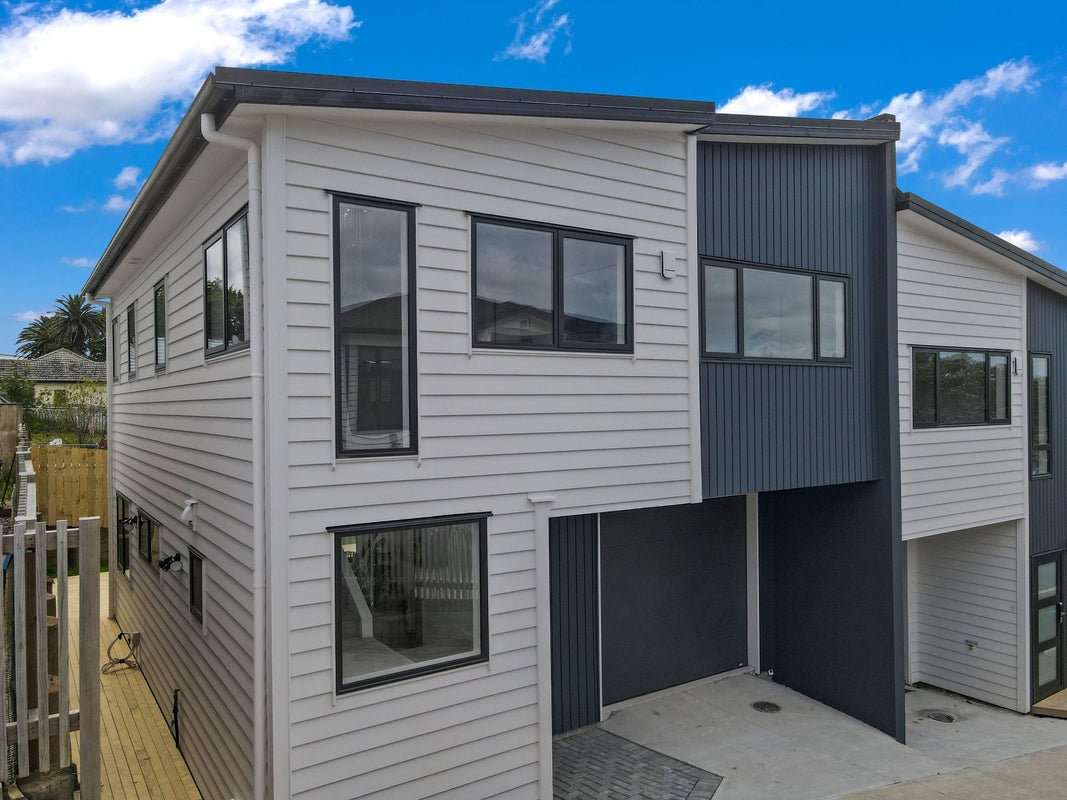61B Hillcrest Road, Papatoetoe, Auckland - Carousel 1