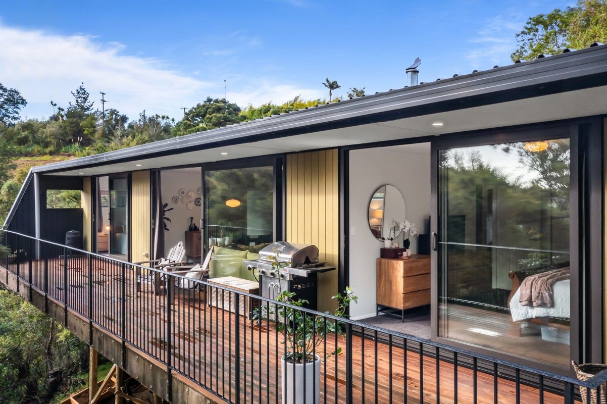 54 Upper Harbour Drive, Greenhithe, Auckland - Carousel 1