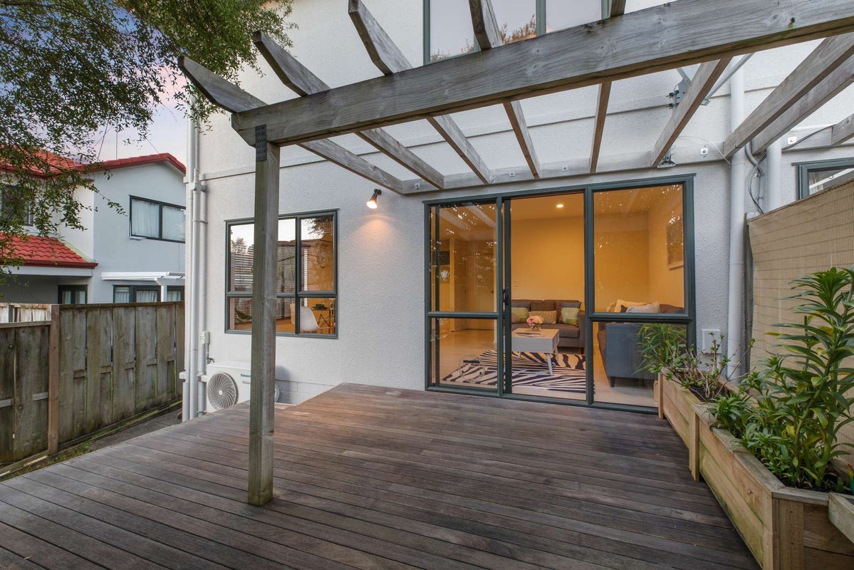 4/42 Fields Parade, Oteha, Auckland - Carousel 1