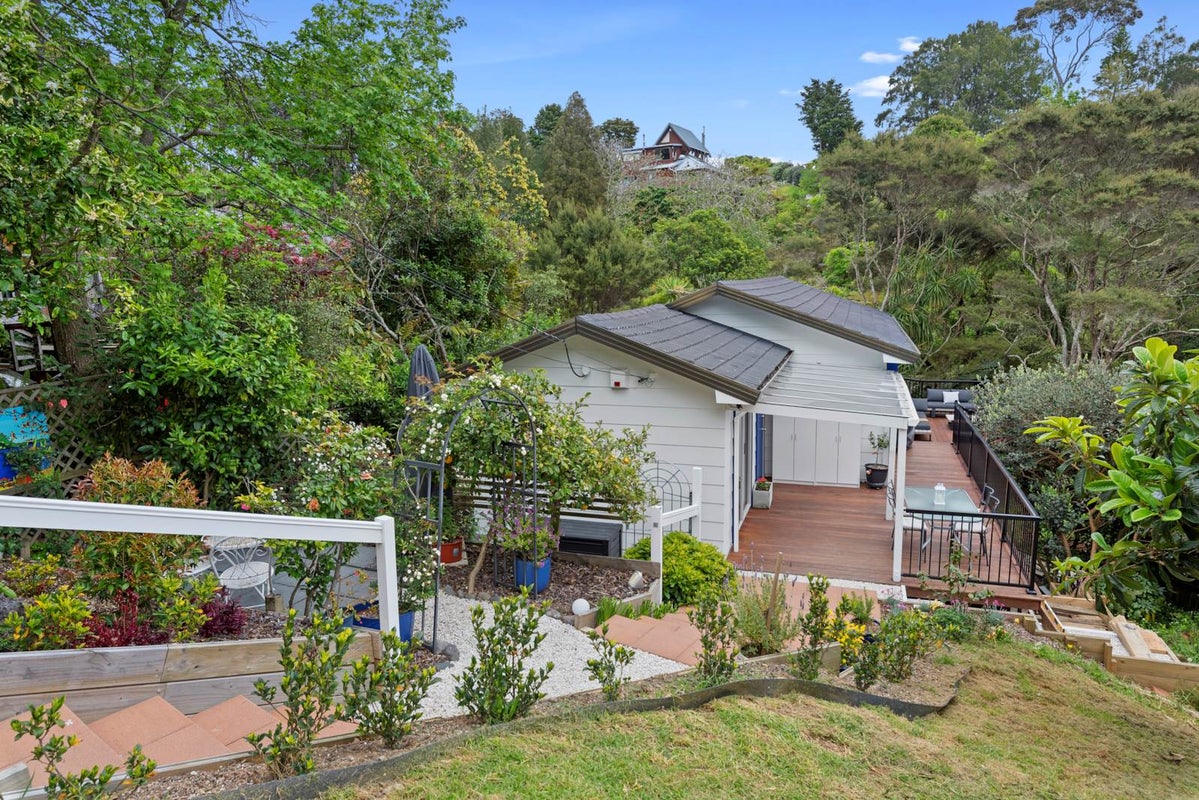 182 Verbena Road, Birkdale, Auckland - Carousel 1