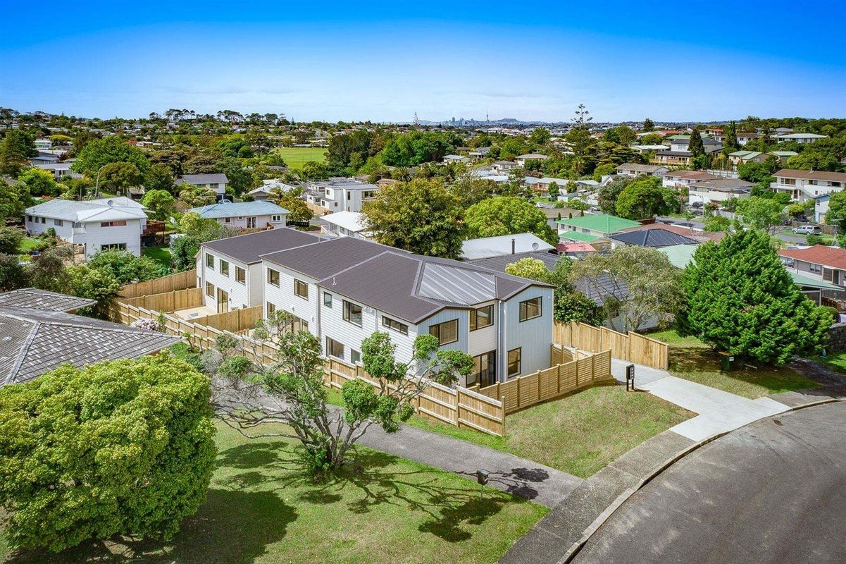 7C Kerria Place, Sunnynook, Auckland - Carousel 1