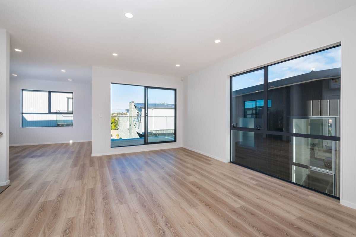 35A Salamanca Road, Sunnynook, Auckland - Carousel 2