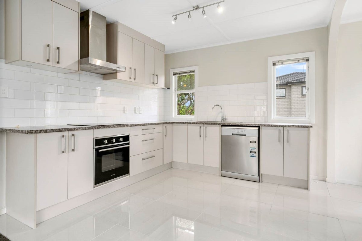 58 Delta Avenue, New Lynn, Auckland - Carousel 2