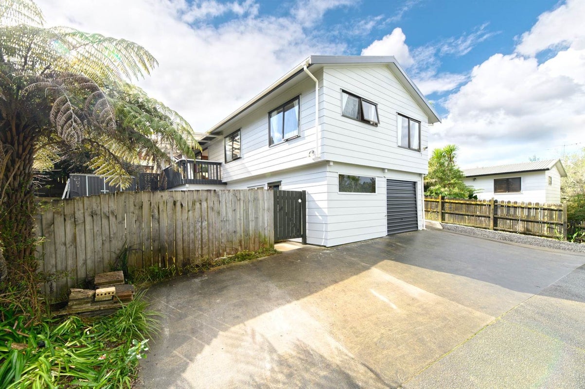 20 Fernwood Grove, Bayview, Auckland - Carousel 1
