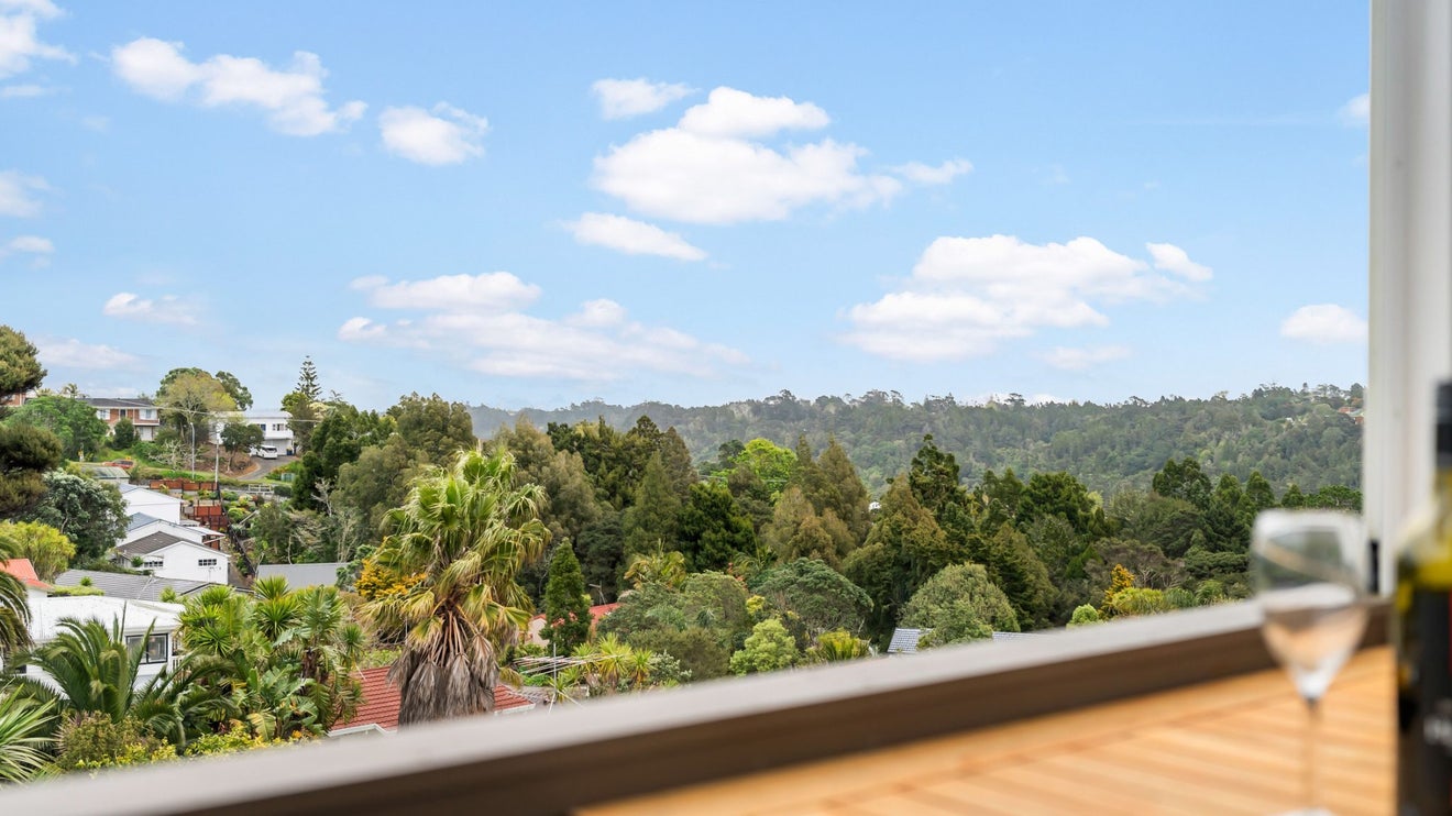 2 Anne McLean Drive, Bayview, Auckland - Carousel 1