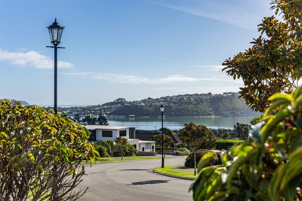 6 The Fjord, Aotea, Porirua - Carousel 2