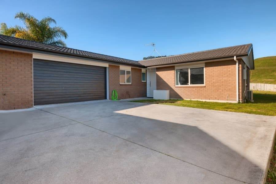 186 Ballintoy Park Drive, Welcome Bay, Tauranga - Carousel 1