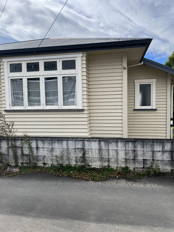 2/10 Te Aroha Street, Hamilton East, Hamilton - Carousel 1
