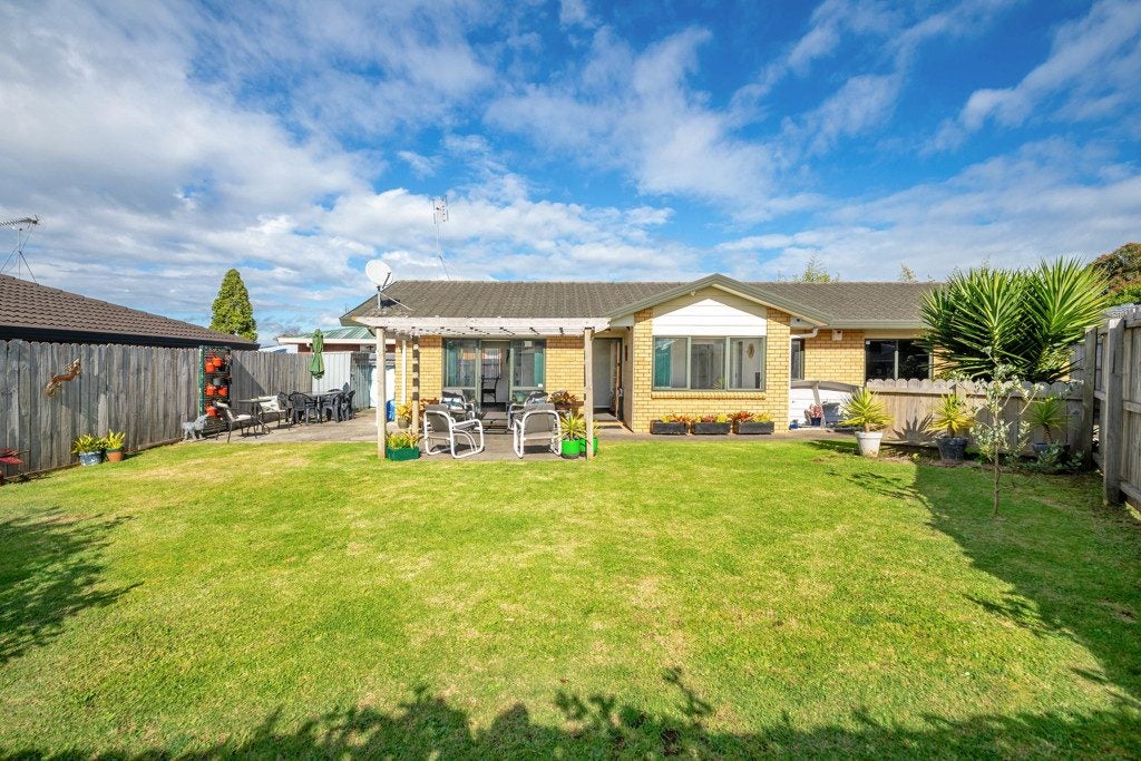 36 Koru Street, Mangere Bridge, Auckland - Carousel 2