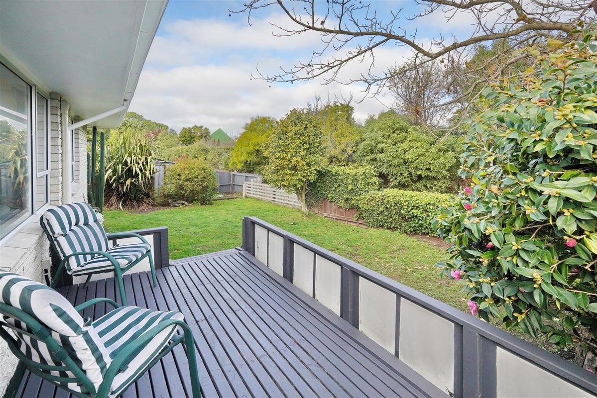 2/7 Wanstead Place, Woolston, Christchurch - Carousel 1