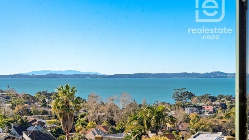 2/14 Haseler Crescent, Howick, Auckland - Carousel 1