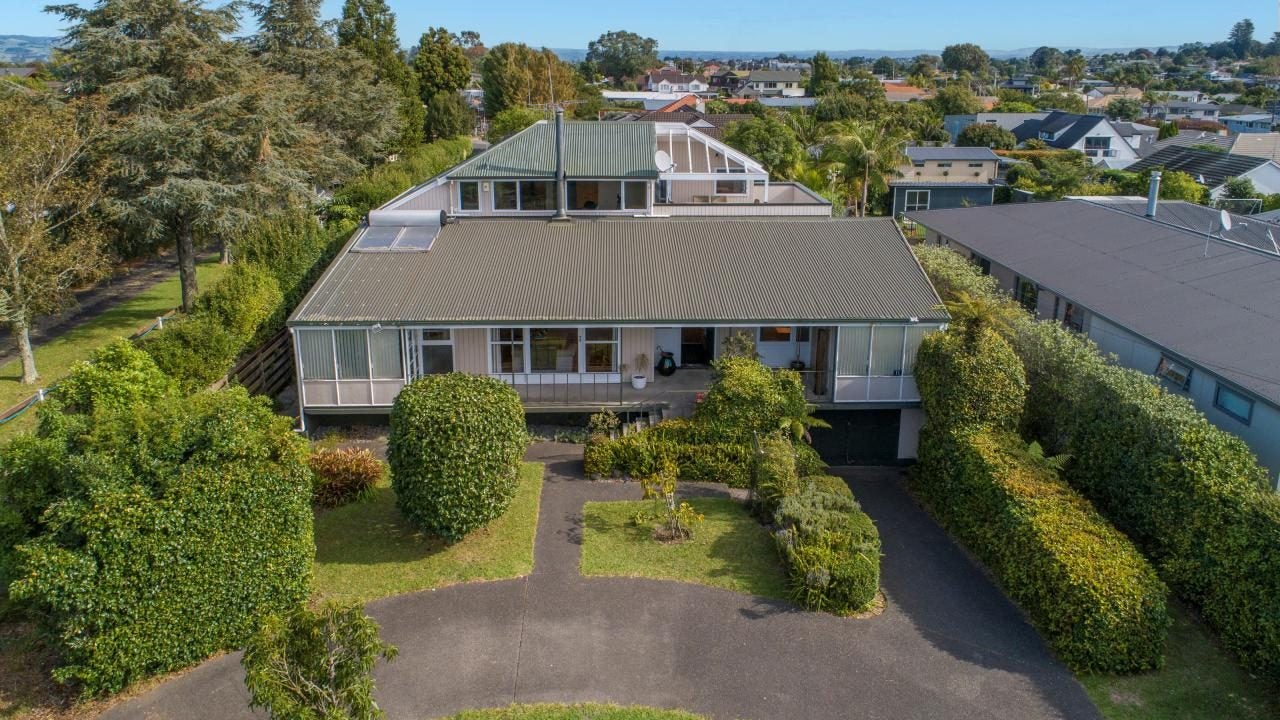 11 Pillans Road, Otumoetai, Tauranga - Carousel 1