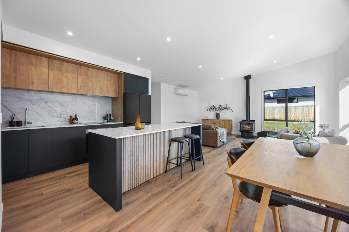 3 Tahi ST, Albert town, Wanaka - Carousel 2