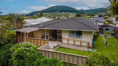 15C Nathan Street, Tawa, Wellington - Carousel 1