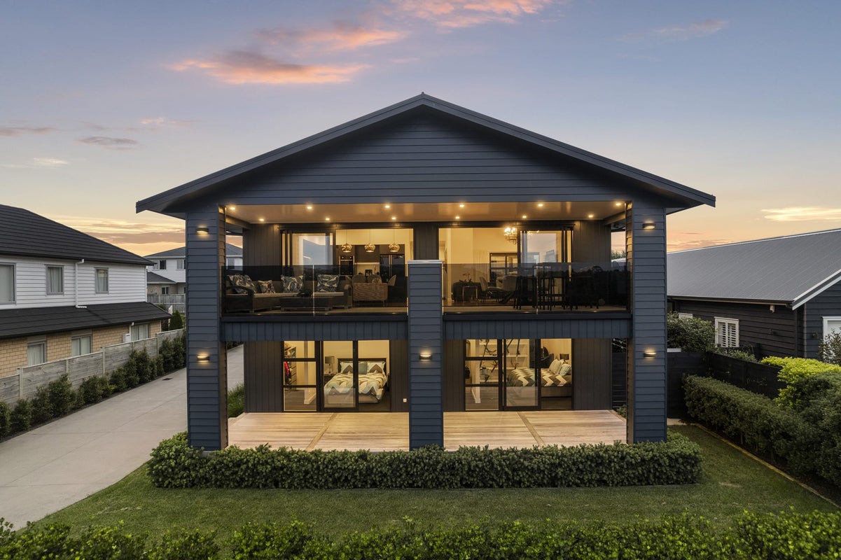 54 Weatherly Drive, Beachlands, Auckland - Carousel 2