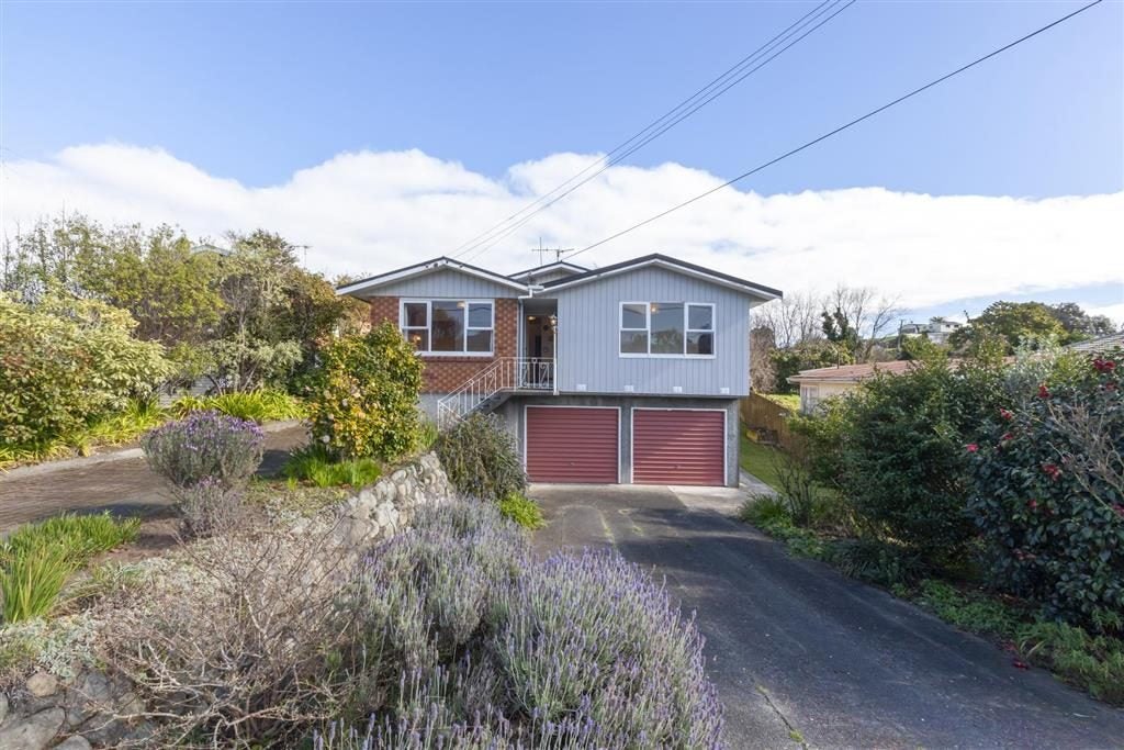 21 Alexander Road, Raumati Beach, Paraparaumu - Carousel 1