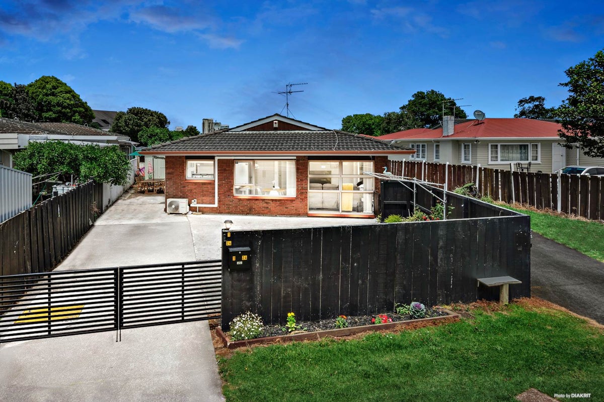 1/24 Puhinui Road, Papatoetoe, Auckland - Carousel 1