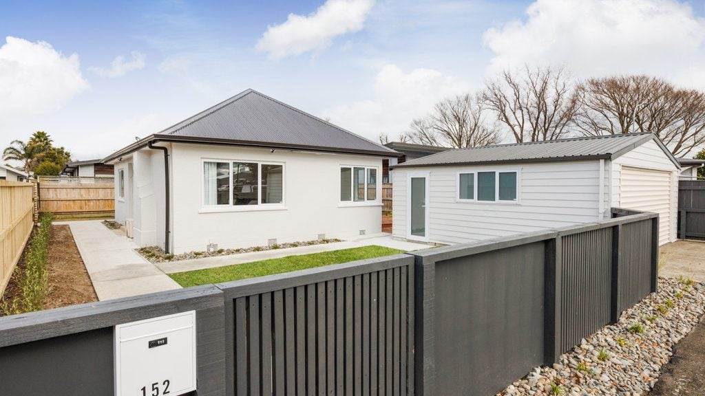 152 Ferguson Street, West End, Palmerston North - Carousel 1