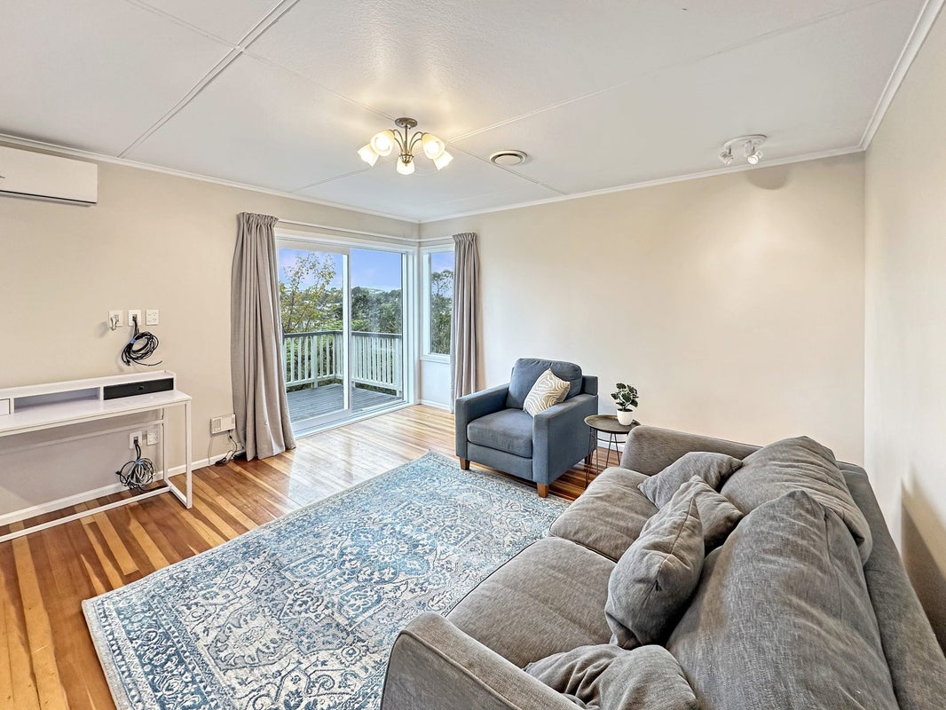 6 Salford Street, Newlands, Wellington - Carousel 2