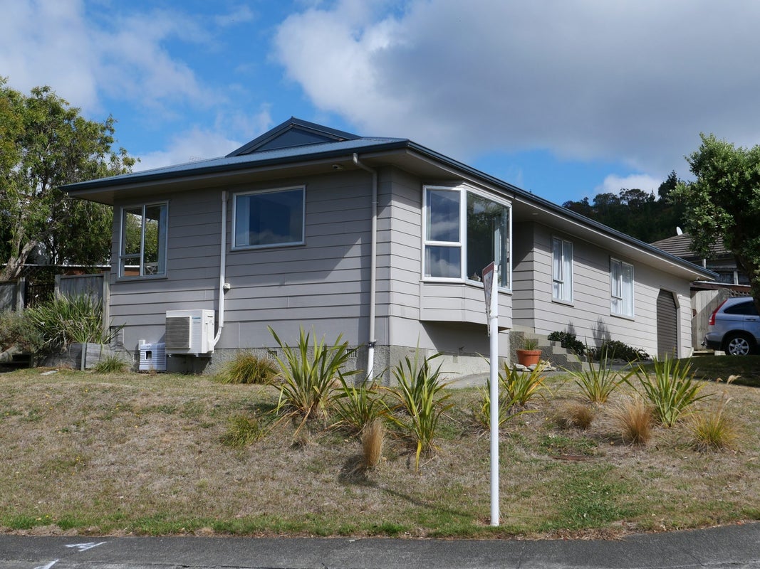 2 Thimble Lane, Whitby, Porirua - Carousel 2