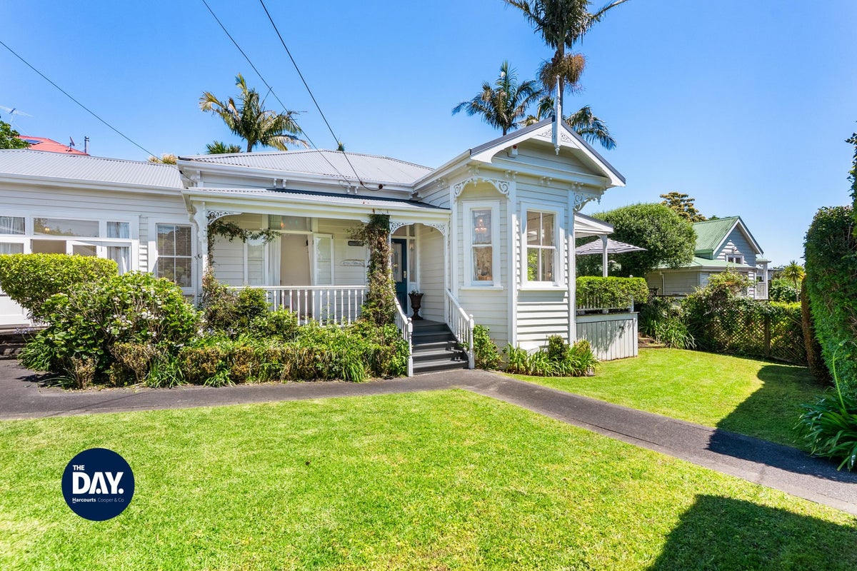 31 Shoal Bay Road, Devonport, Auckland - Carousel 1