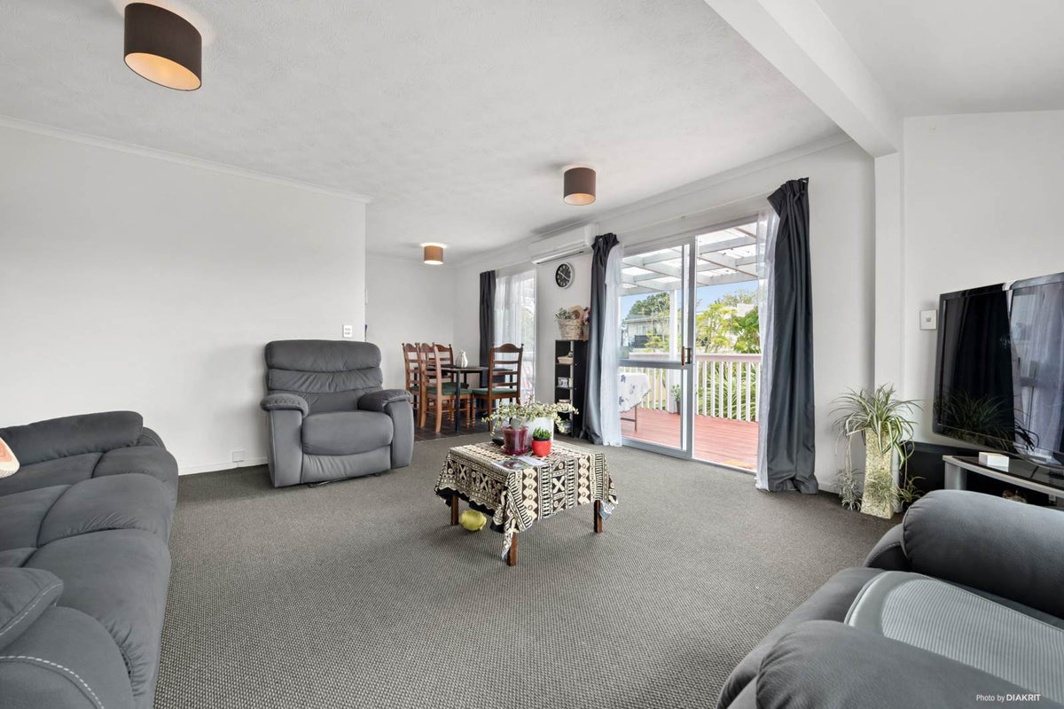 2/23 Beihlers Road, Weymouth, Auckland - Carousel 2