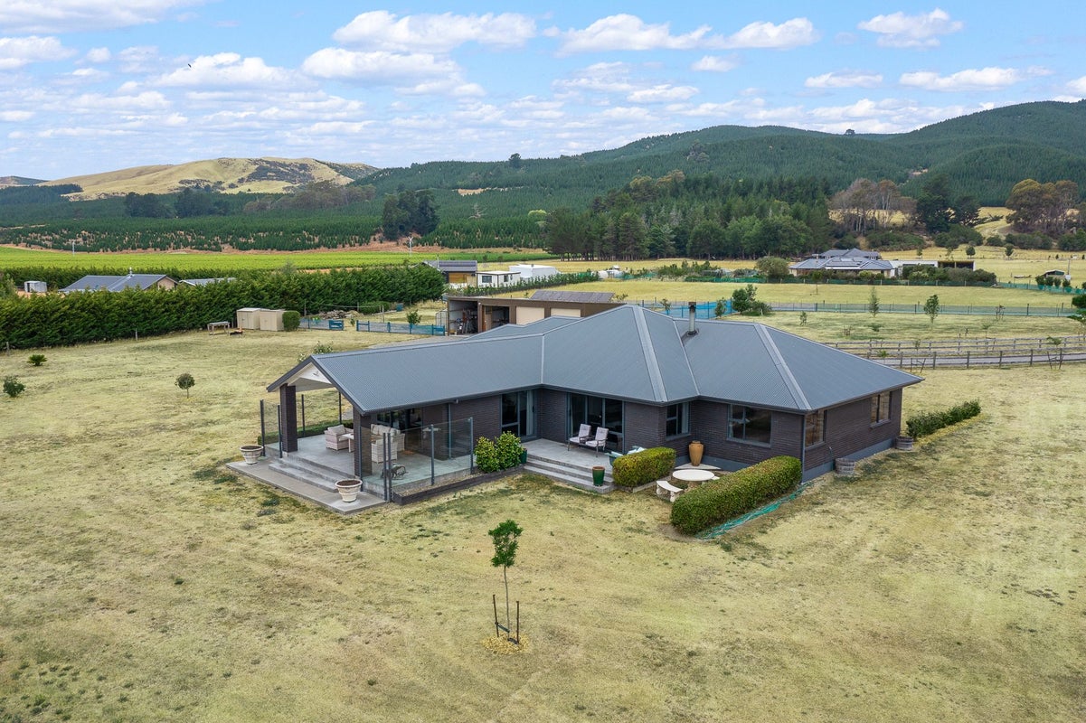 2609 State Highway 63, Blenheim - Carousel 2