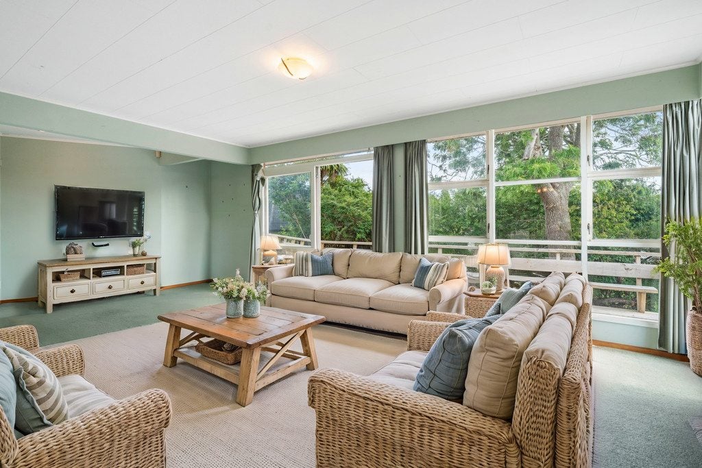 13 Ennis Avenue, Pakuranga Heights, Auckland - Carousel 2